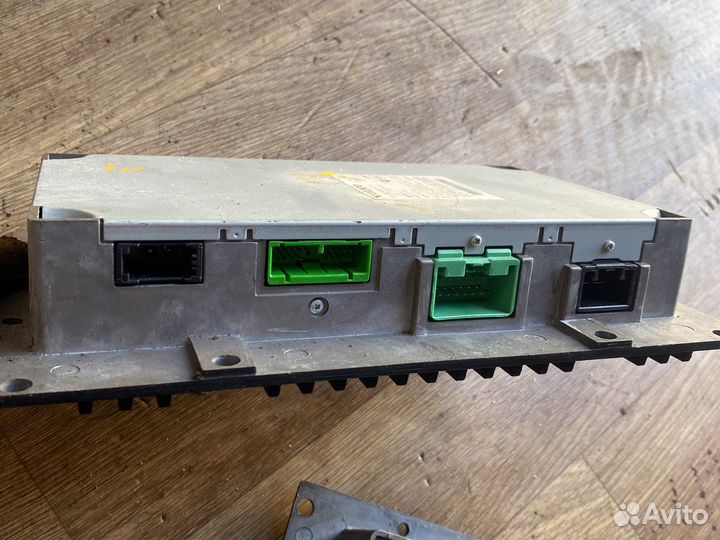 Усилитель акустический на volvo хс90 с30 31215619