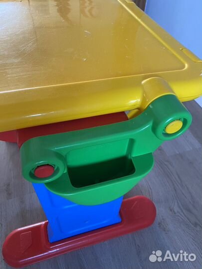 Столик -парта с мольбертом