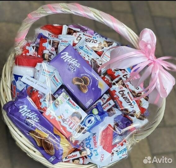 Сладкая и фруктовая корзина, коробка, подарок