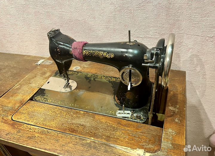 Швейная машина