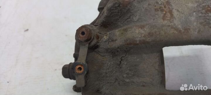 Суппорт передний левый Kia Rio 3