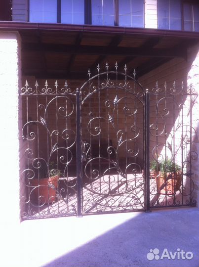 Кованые двери калитки