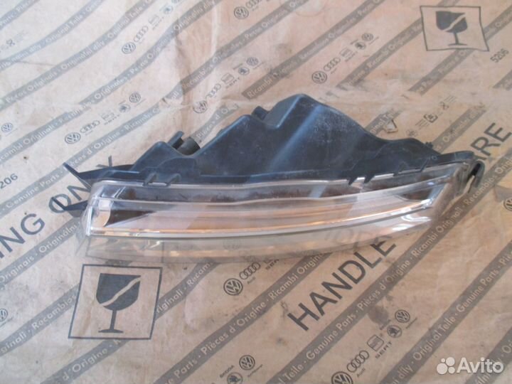 Фара противотуманная правая Skoda Rapid