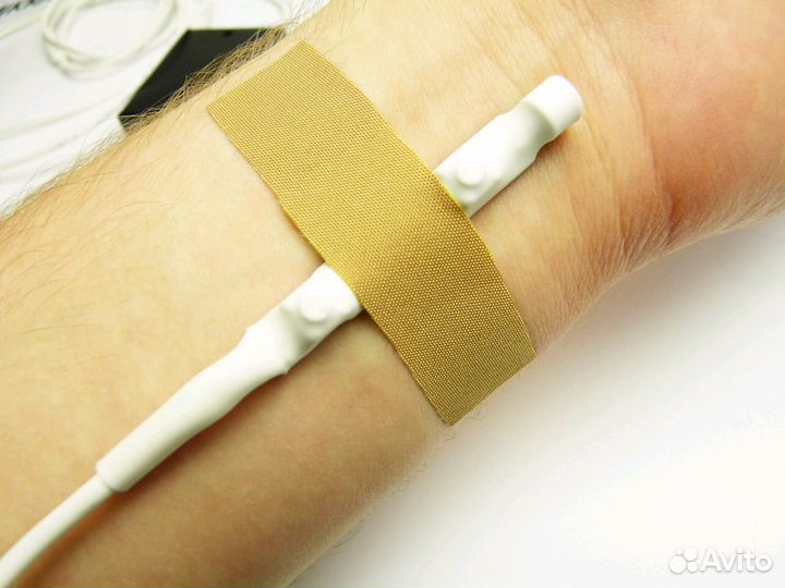 Микронаушник c кнoпкoй пищалкой