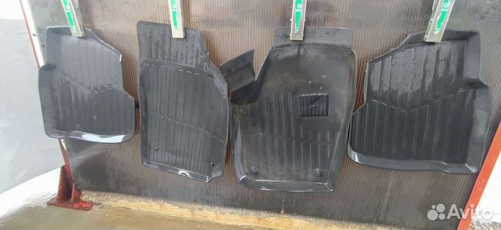 Автомобильные коврики резиновые