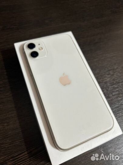 iPhone 11, 64 ГБ