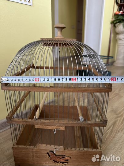 Деревянная клетка для птиц