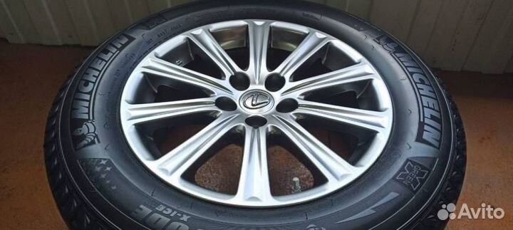 Lexus NX 200 Michelin Latitude X-Ice 225/65 R17