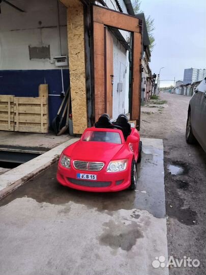 Детский электромобиль двухместный бу