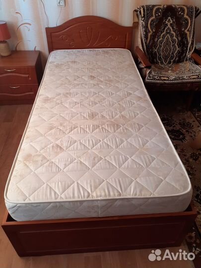 Кровать с матрасом бу