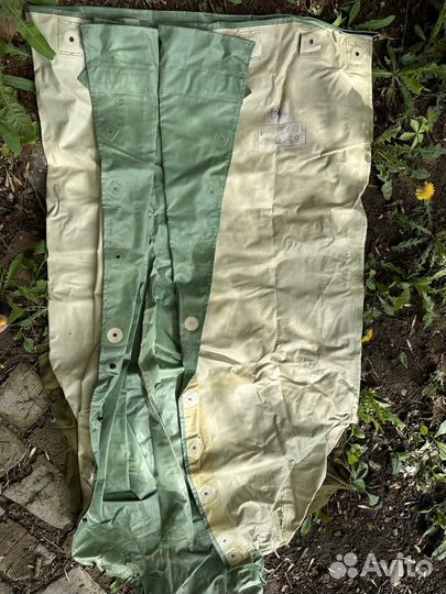 Противогаз ссср/резиновый плащ ссср/химзащита