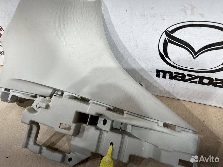 Обшивка багажника правая Mazda 3 BM(BN) 2013-2019