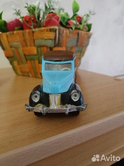 Моделька машины Ford Woody Wagon