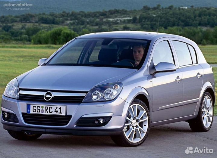 Противотуманная фара Opel Astra 2004-2007