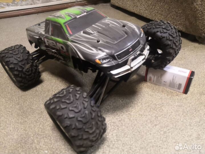 Радиоуправляемая машинка traxxas Revo 3.3 4WD