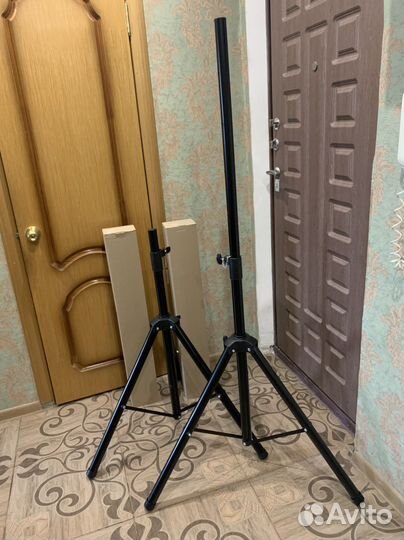 Стойки треноги для колонок
