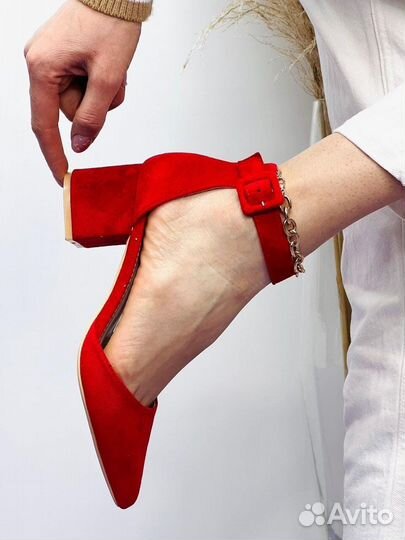 Босоножки замшевые