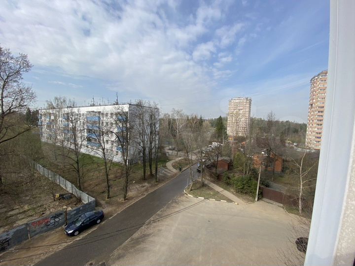 2-к. квартира, 77 м², 5/14 эт.