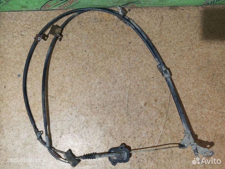 Трос стояночного тормоза Nissan Cefiro A32 VQ20