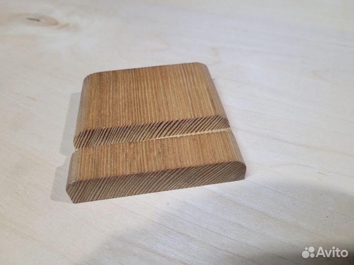 Подставка для телефона из дерева