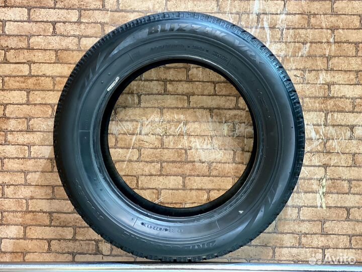 Bridgestone Blizzak VRX 205/60 R16