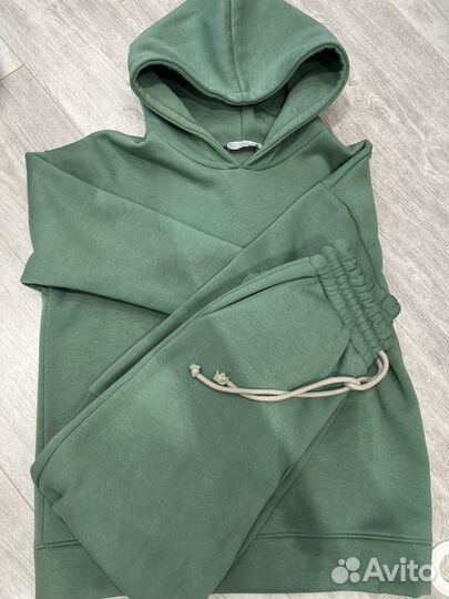 Спортивный костюм женский