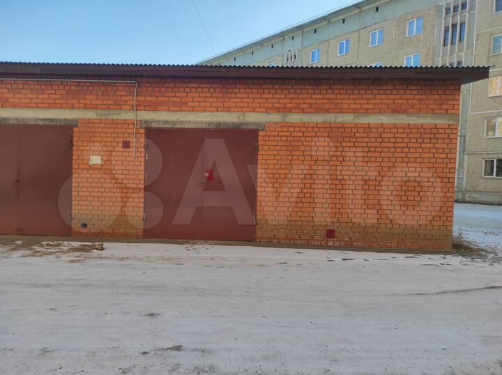 Гараж, > 30 м²