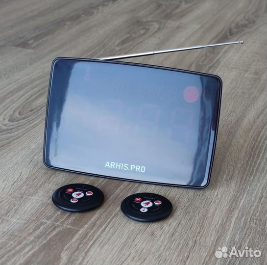 Табло вызова официанта руссифицировано и кнопки