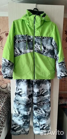 Продам горнолыжный костюм на подростка