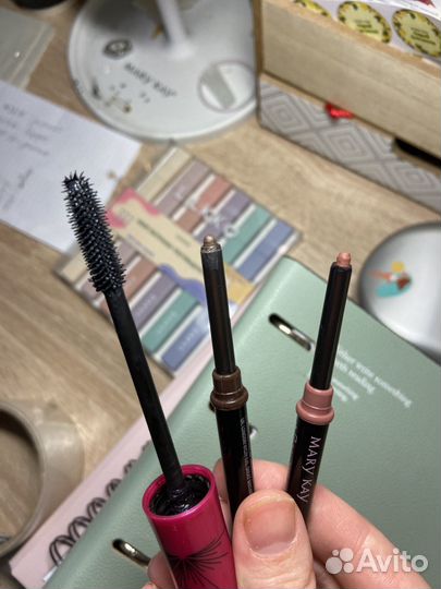 Тушь для ресниц, карандаши для губ и глаз