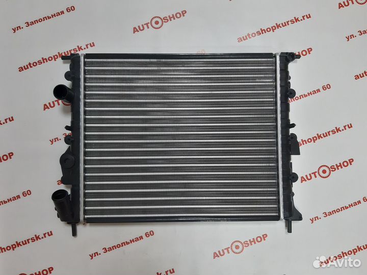 Радиатор охлаждения Logan Megan Largus Simbol Clio