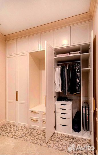 Встроенный шкаф в прихожую на заказ