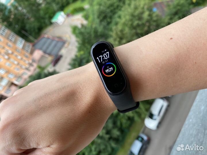 Фитнес-браслет Xiaomi Mi Smart Band 4