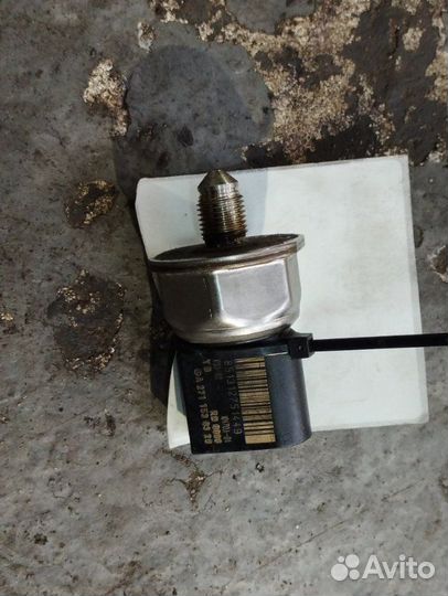 Датчик давления топлива Mercedes Benz C200 W204