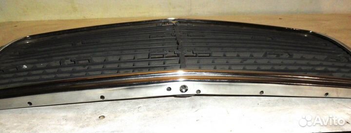 Решетка радиатора Mercedes-Benz W124