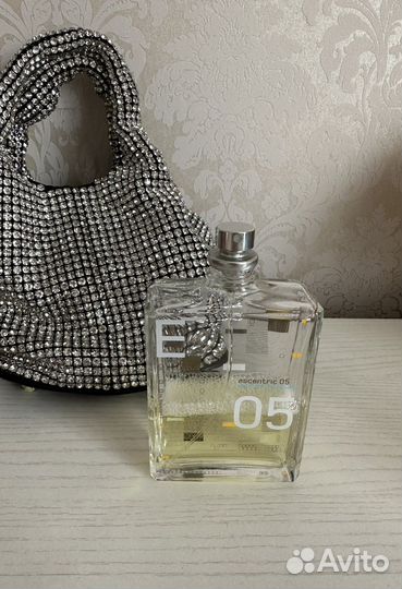 Духи молекула 05