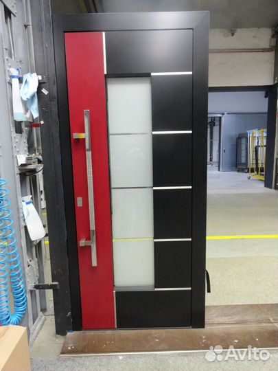 Элитная входная дверь в дом