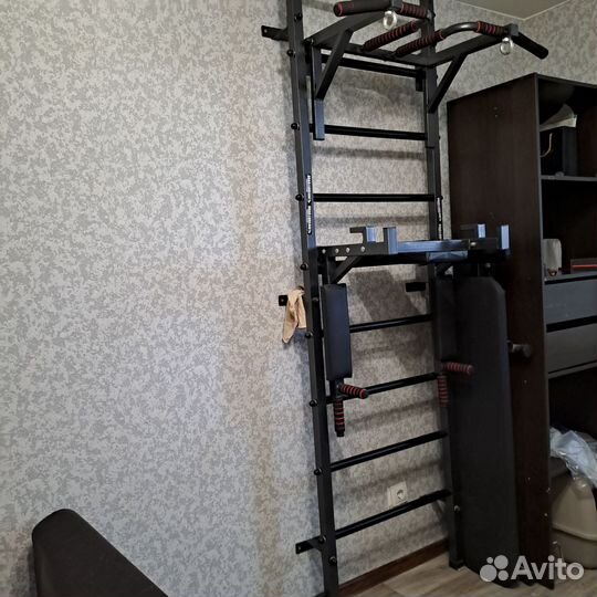 Шведская стенка с турником и брусьями