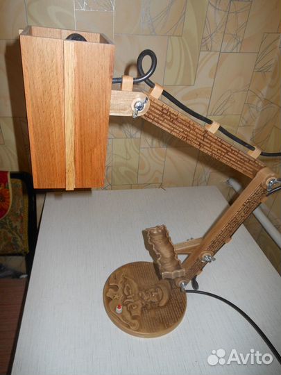 Лампа настольная из дерева