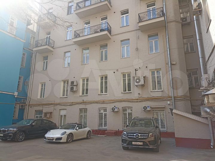 Продается коммерческая, 183.4 кв.м., 1/6 эт