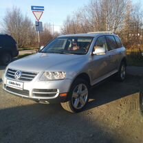 Volkswagen Touareg 4.2 AT, 2004, битый, 238 000 км, с пробегом, цена 650 000 руб.