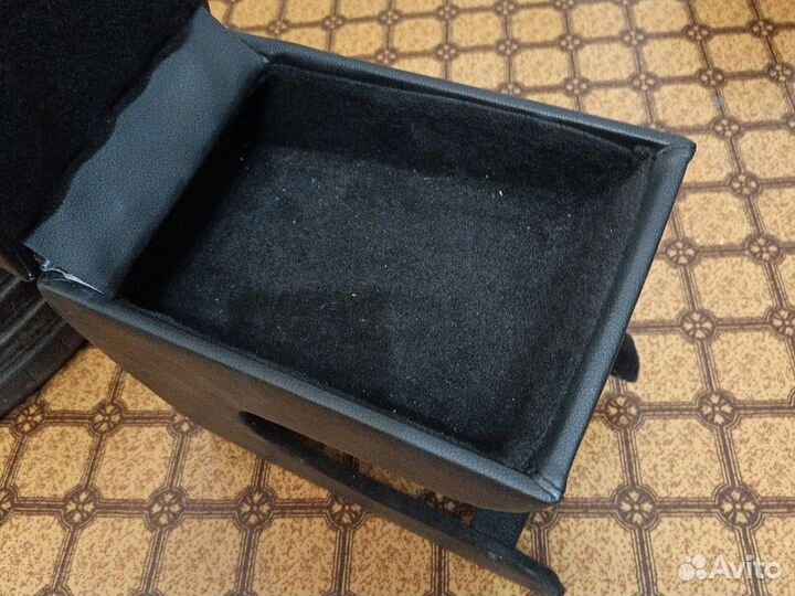 Подлокотник на LADA Весту