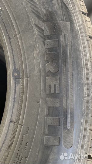 Pirelli Ice Zero 215/60 R16