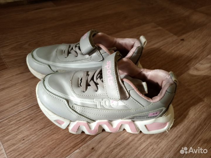 Кроссовки для девочки