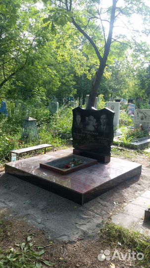 Памятники