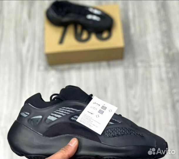 Кроссовки Adidas Yeezy Boost 700