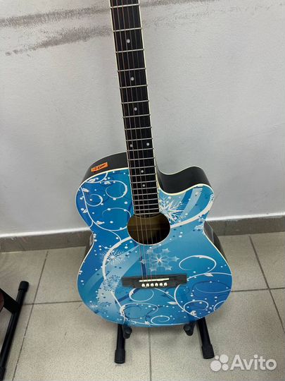 Акустическая гитара