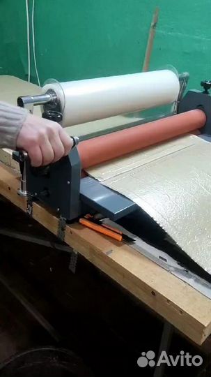 Станок для нанесения пленки на гибкий кирпич и гиб