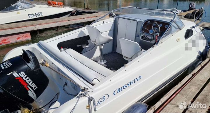 Туристическая прогулка на катере. Аренда катера