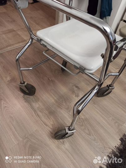 Санитарный стул туалет